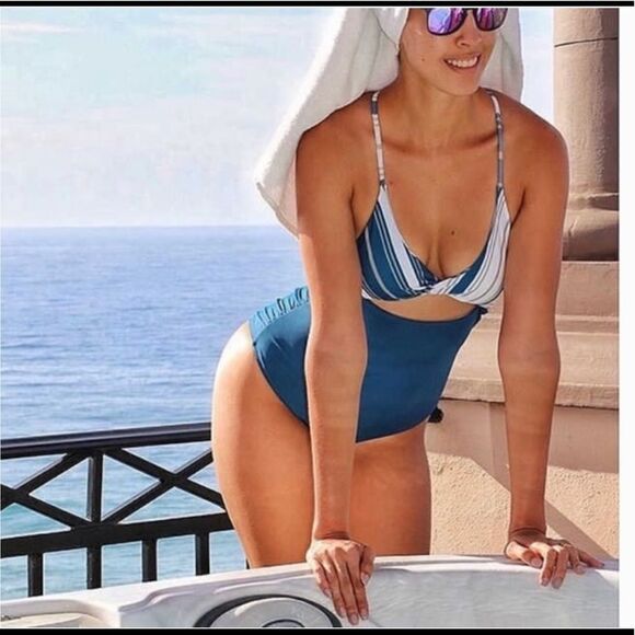 Cupshe Sparkle In The Sun Cut Out High WaistOne Piece Bathing Suit Large - Picture 3 of 10